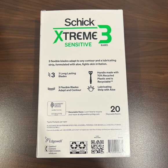 Schick Xtreme 3 Sensitive 20 Disposable Razors NWT - Picture 2 of 2